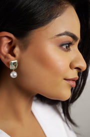 Pure silver with 18k gold plating with pearls and blue topaz quartz earring