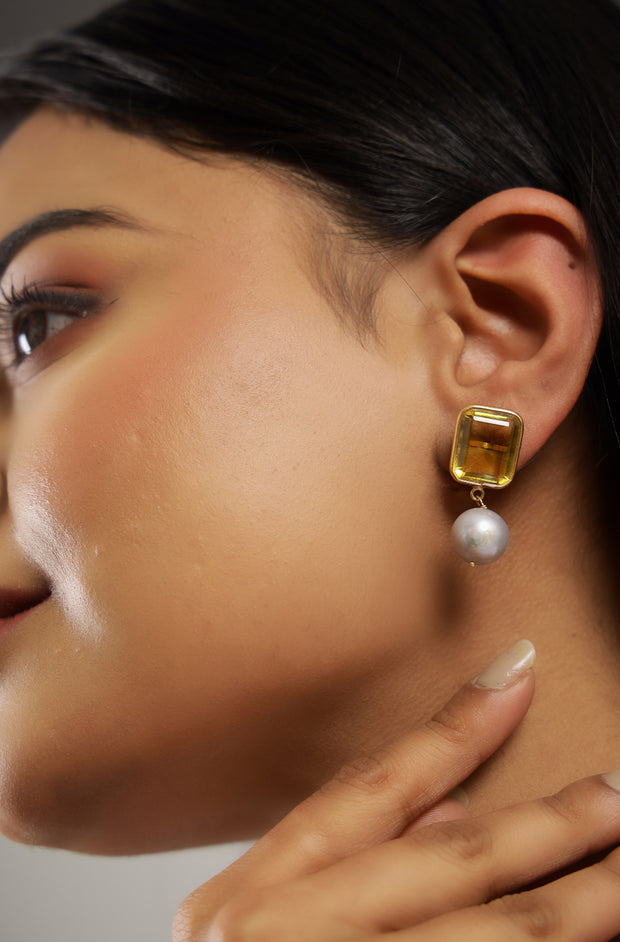 Pure silver with 18k gold plating with pearls and Citrine earring