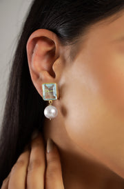 Pure silver with 18k gold plating with pearls and blue topaz quartz earring