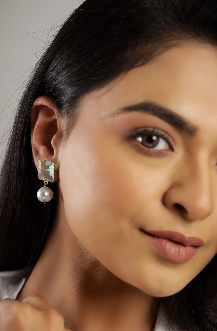 Pure silver with 18k gold plating with pearls and blue topaz quartz earring